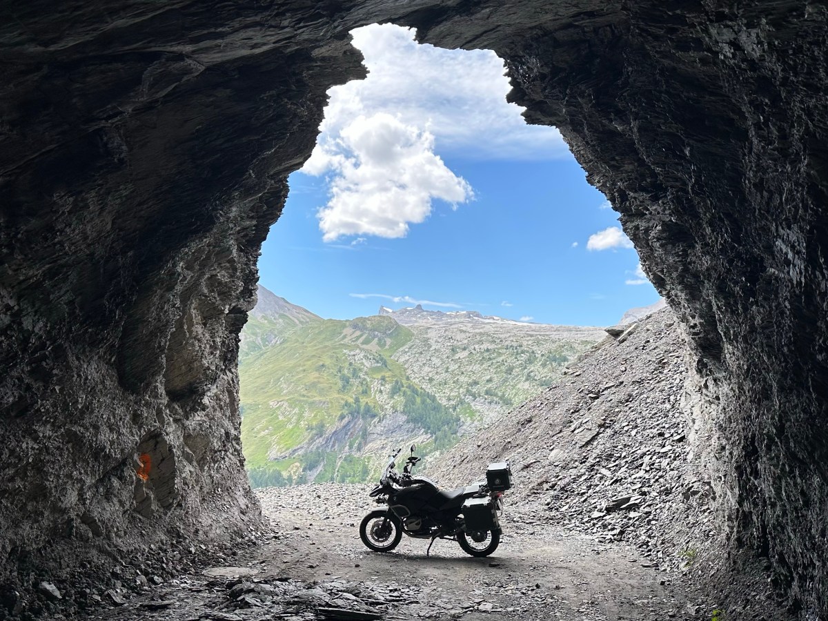 Keine Pässe – Visumfreies Fahrvergnügen auf Höhenstrassen und&nbsp;Hochtälern