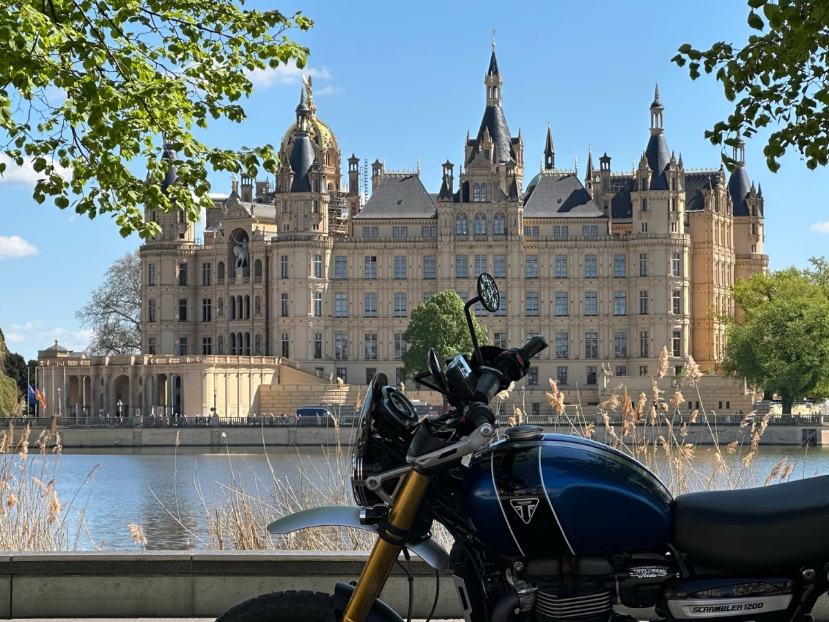 Rückenmassage – Stoßdämpfertest zwischen Lübeck und&nbsp;Schwerin